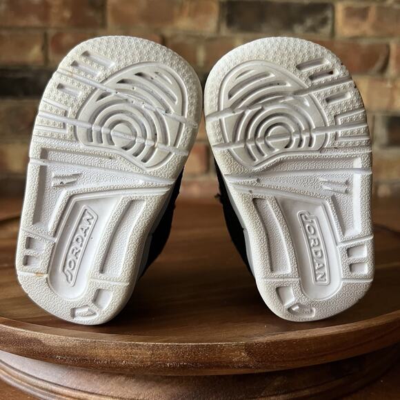 Nike Air Jordan Flight Boys 2C Sneakers - Black & Gray - Picture 3 of 16